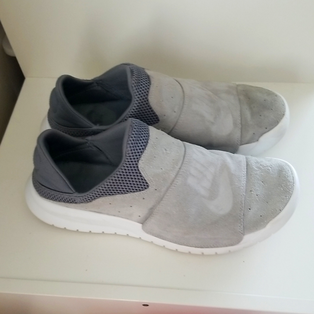 Nike benassi wolf grey
